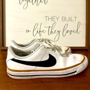 Nike court legacy shoes